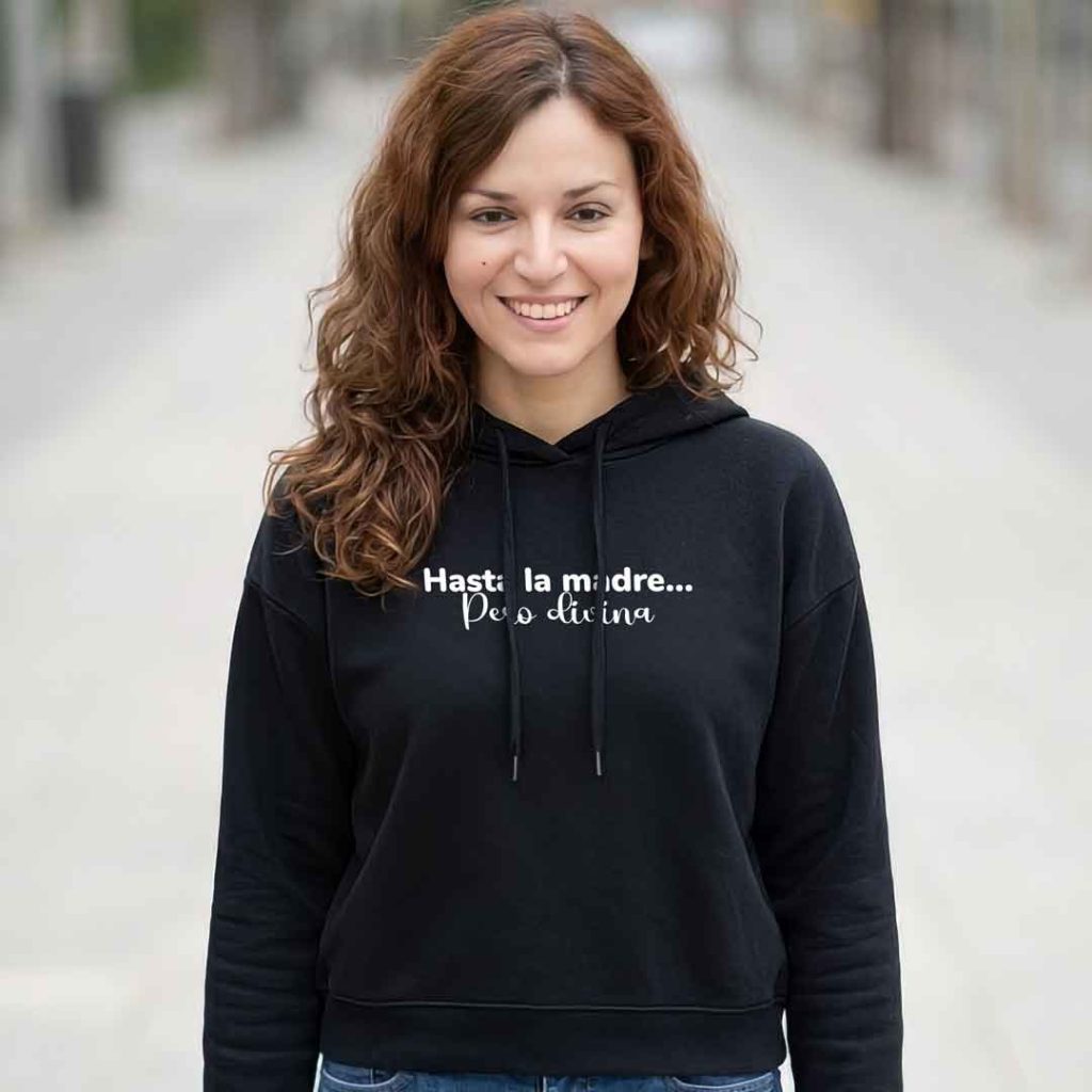 Logo Hasta la madre pero divina<br>Polera de algodón<br>premium
